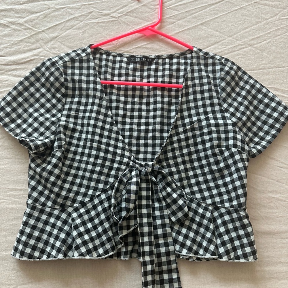 SHEIN Monochrome Checkered Tie-Front Blouse